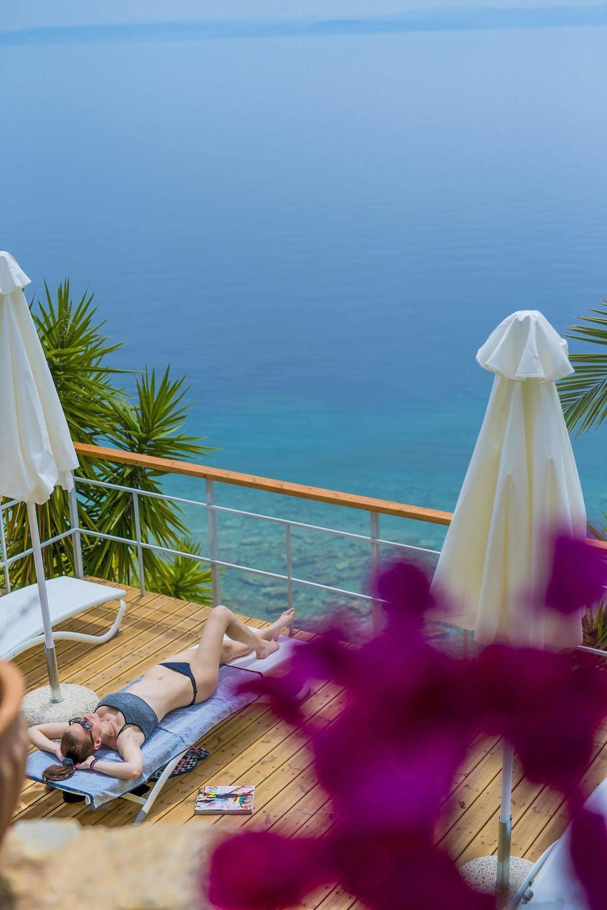 Miradouro Seafront Residences Ilia Bagian luar foto
