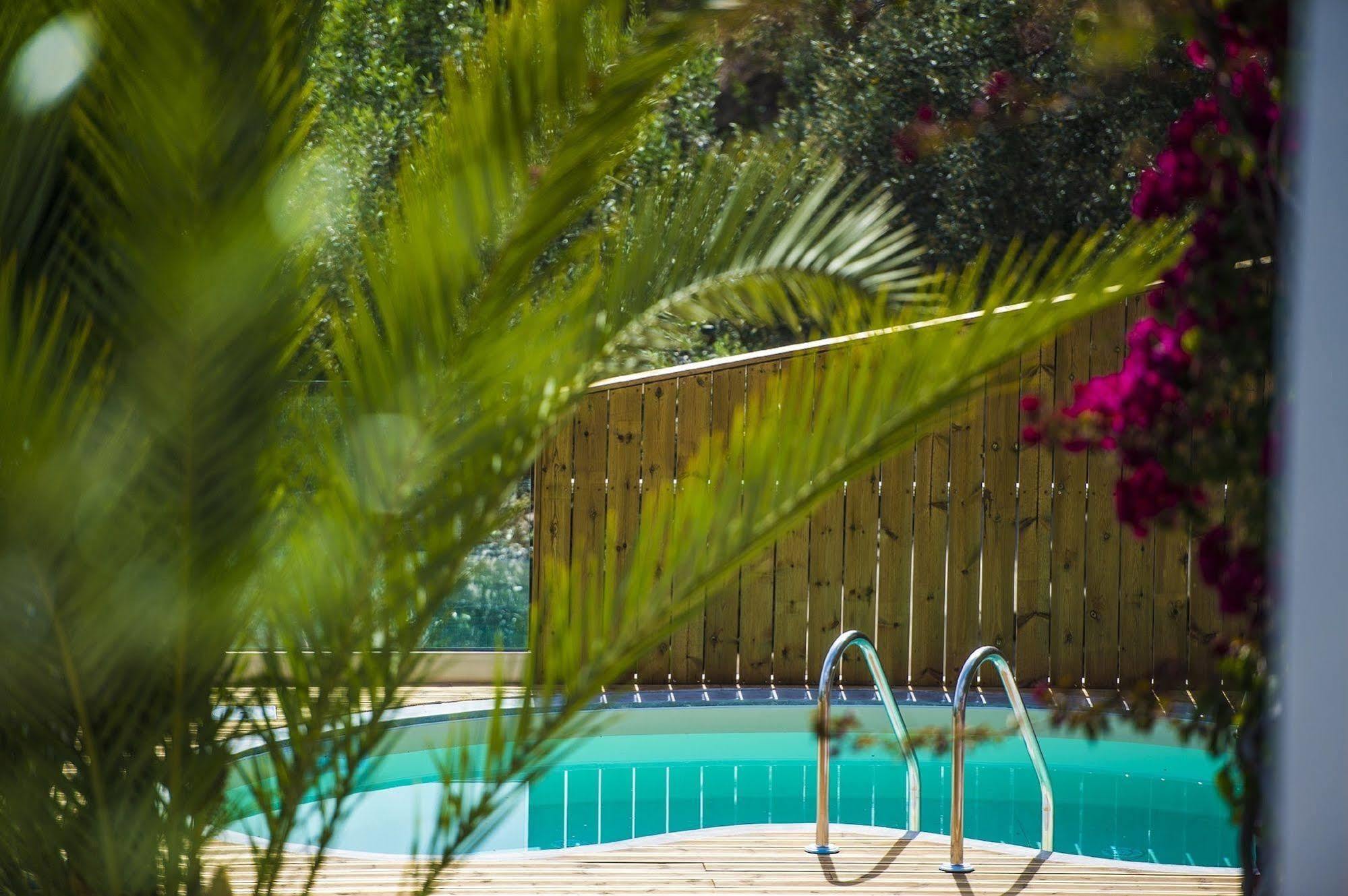 Miradouro Seafront Residences Ilia Bagian luar foto